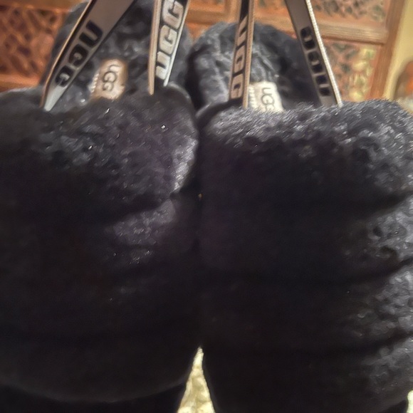 Ugg OH Yeah Slides size 9 - Picture 2 of 13